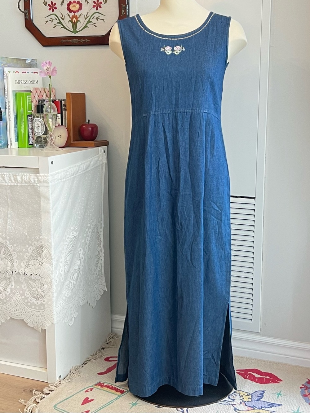 Vintage Cottagecore Blue denim maxi dress with embroidered floral
